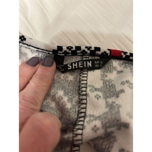 Shein Sz XL Black red and white plaid zip up popover top zip Jacket holiday Work - Picture 5 of 10